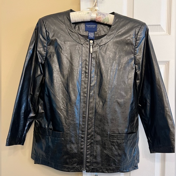 Doncaster Collection Black zip up jacket in great used condition. Size 2 - Picture 1 of 7
